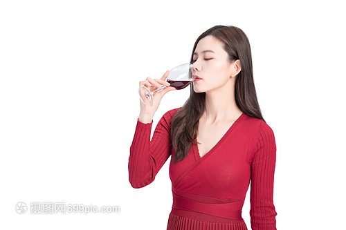 女性喝红酒