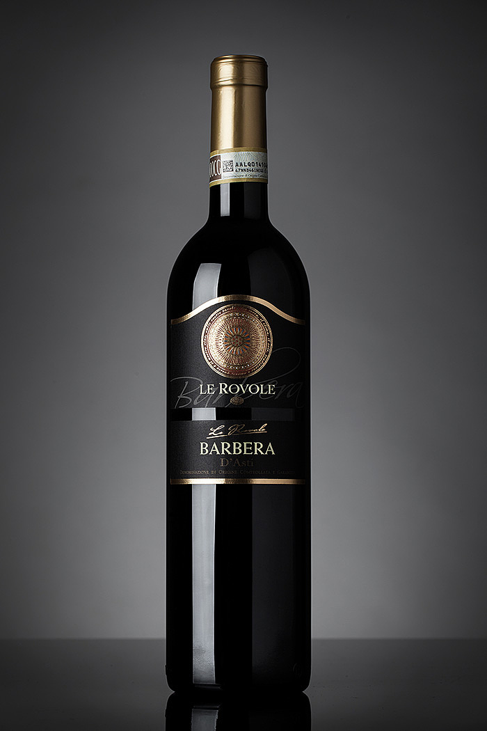 进口红酒的视觉叙事 摄影与品牌表达的双重奏